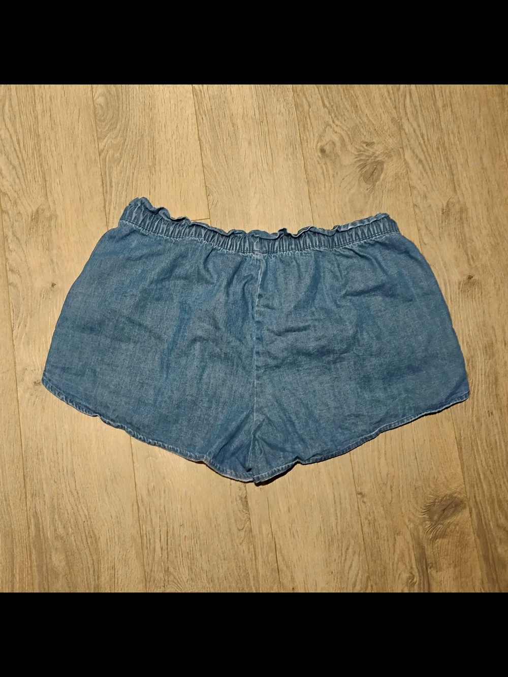 Drawstring Denim Shorts - Picture 2 of 3